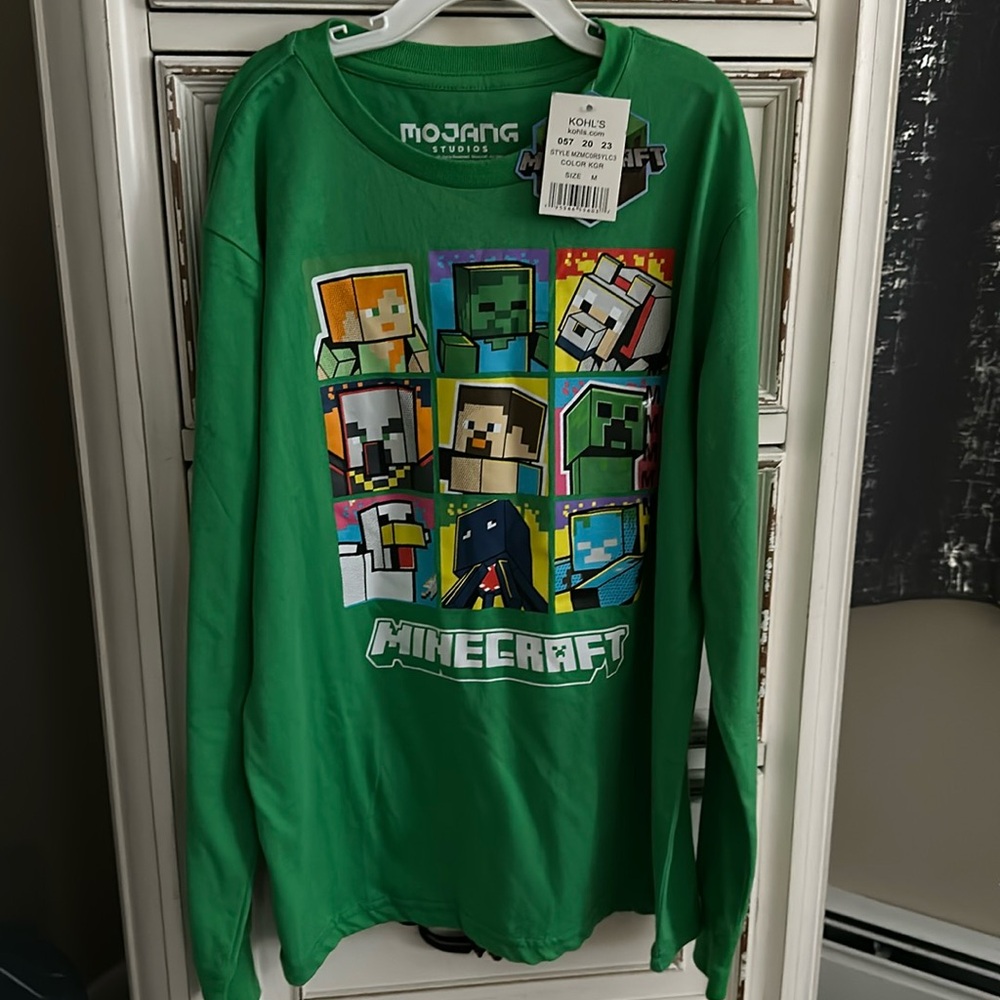Boys-medium-Minecraft Long sleeved T-shirt-NWT